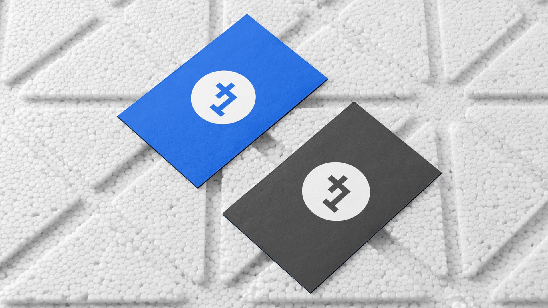 Plus1 Mockup 0